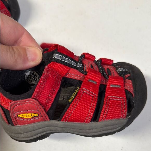 KEEN Kids Red and Black Sandals Toddler Size 4 Washable - Picture 7 of 7